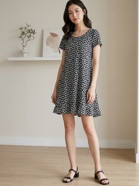 VINTAGEBlack and White Floral Dress